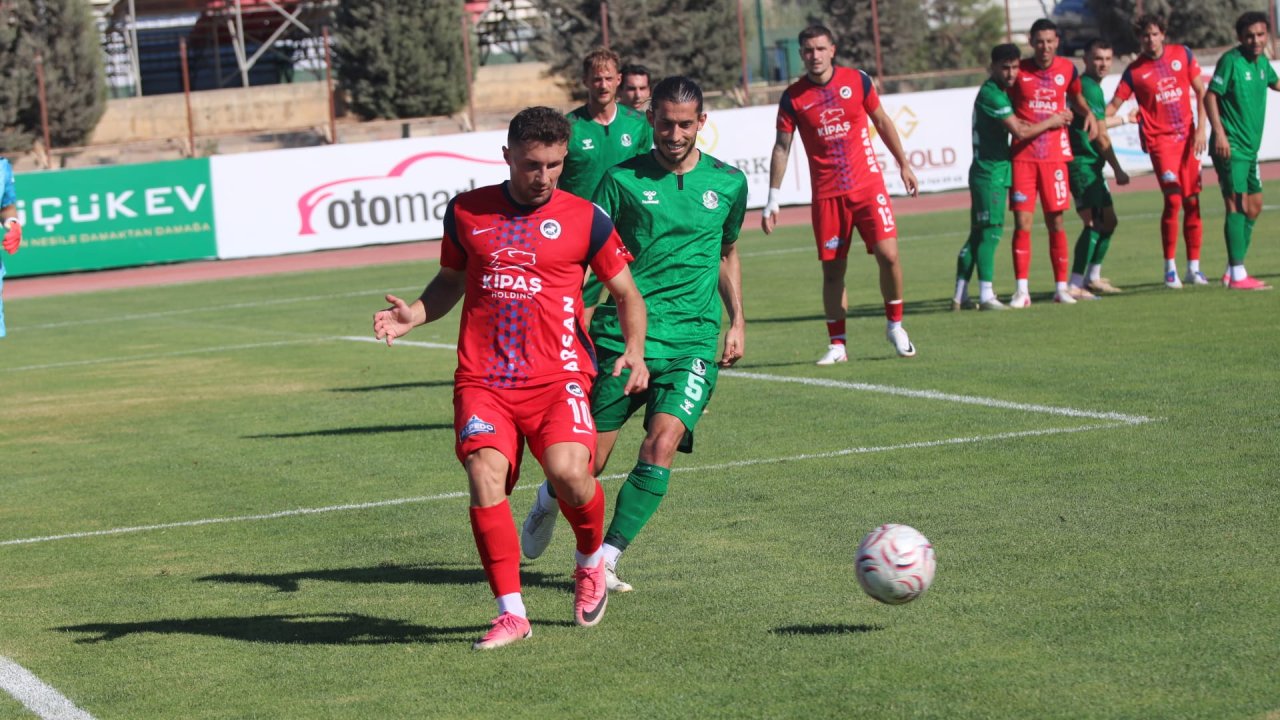 Akedaş İstiklalspor Evinde Sakaryaspor’a 3-1 Mağlup Oldu!