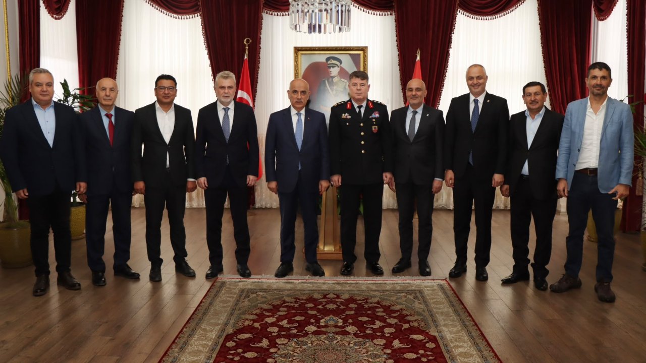 Ak Parti Heyeti İl Jandarma Komutanı Tataroğlu’nu Ziyaret Etti!
