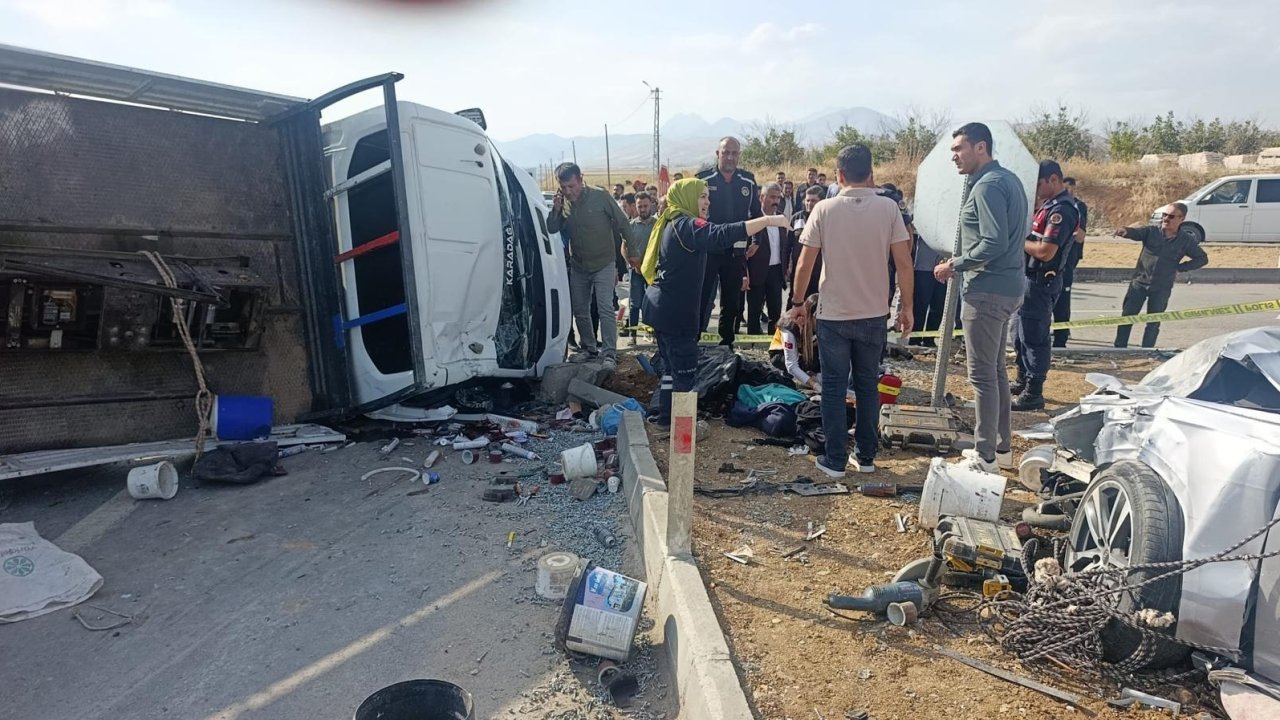 Kahramanmaraş’ta milletvekilinin konvoyu kaza yaptı! 1 Ölü, 7 Yaralı