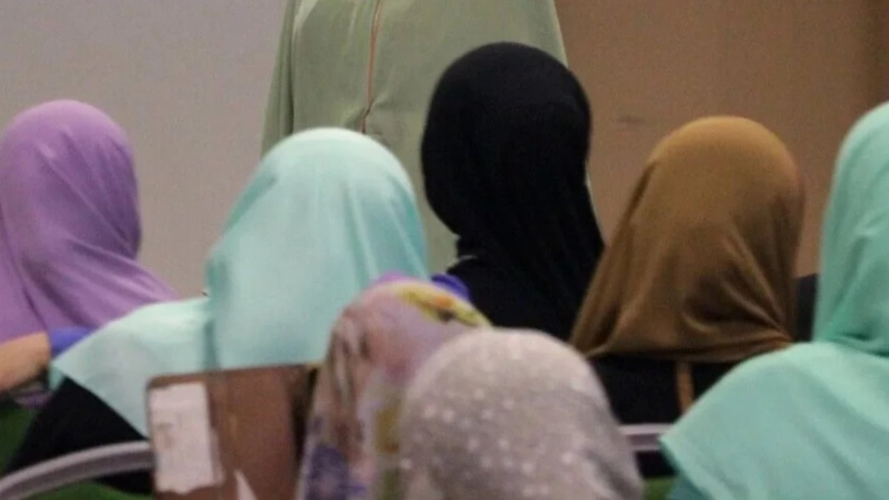 Azerbaycan’da Başörtüsü Yasaklandı mı? Okullardaki Düzenlemenin Ayrıntıları