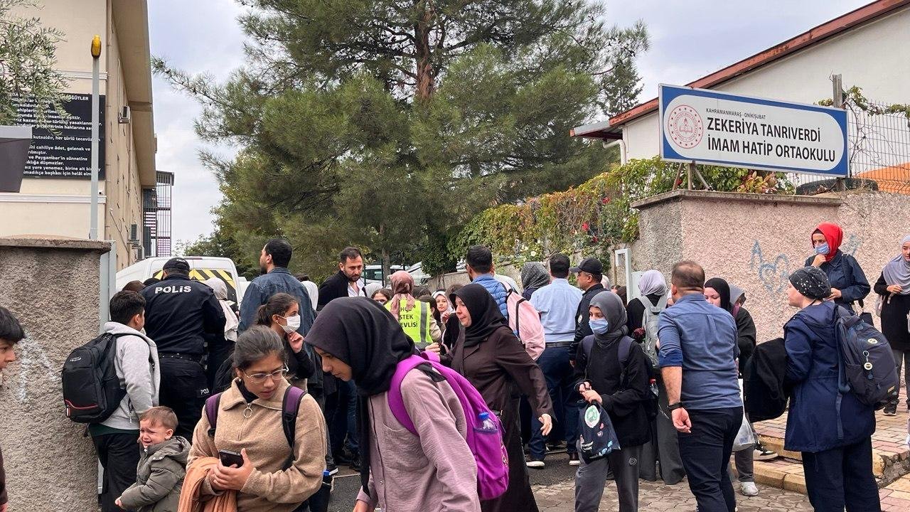 Kahramanmaraş’ta okulda koku paniği: 20 öğrenci hastaneye kaldırıldı!