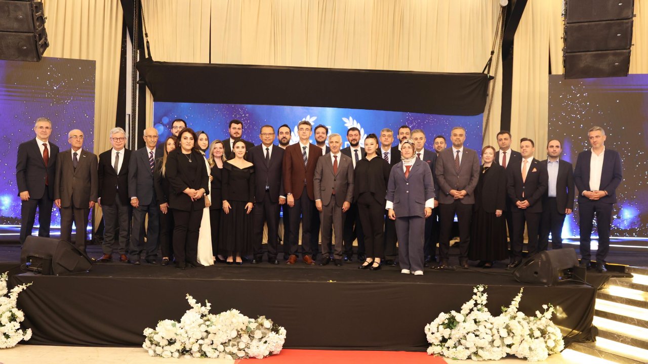 Kahramanmaraş’ın Değerleri 5. KASİAD Ödül Gecesi’nde Taçlandı!