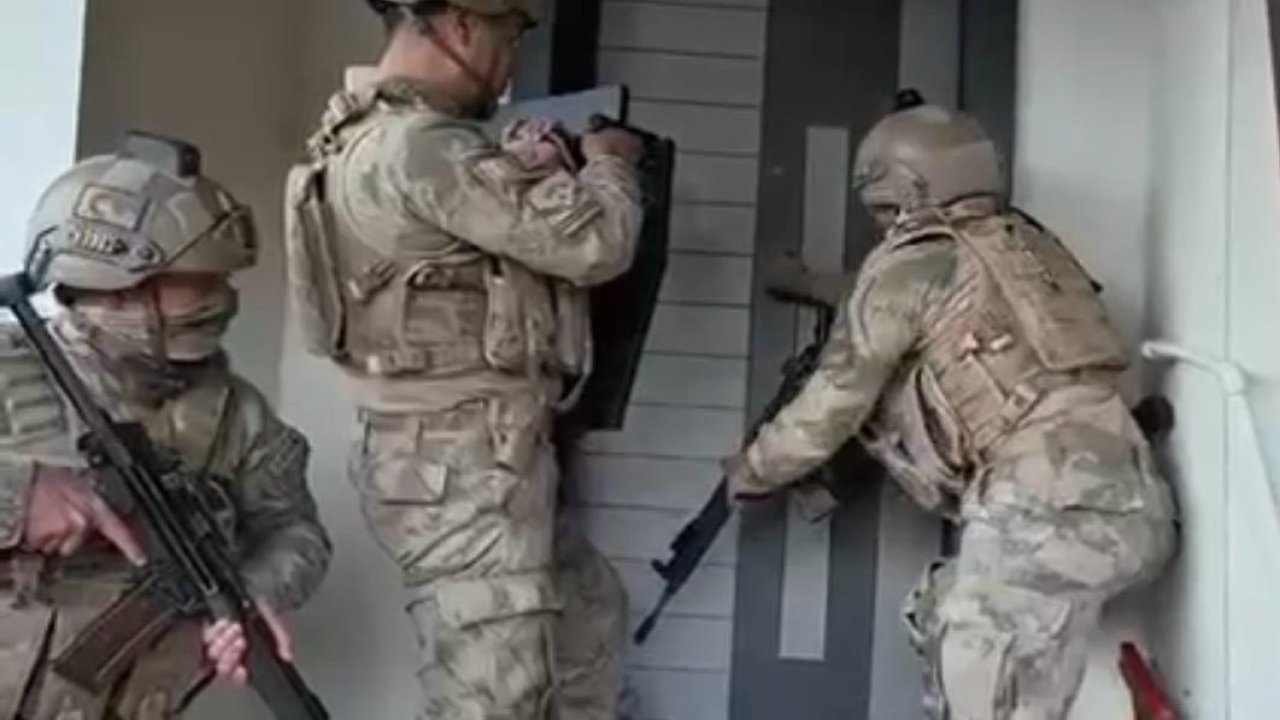 Kahramanmaraş’ta annesini bıçakla rehin alan şahıs gözaltına alındı!