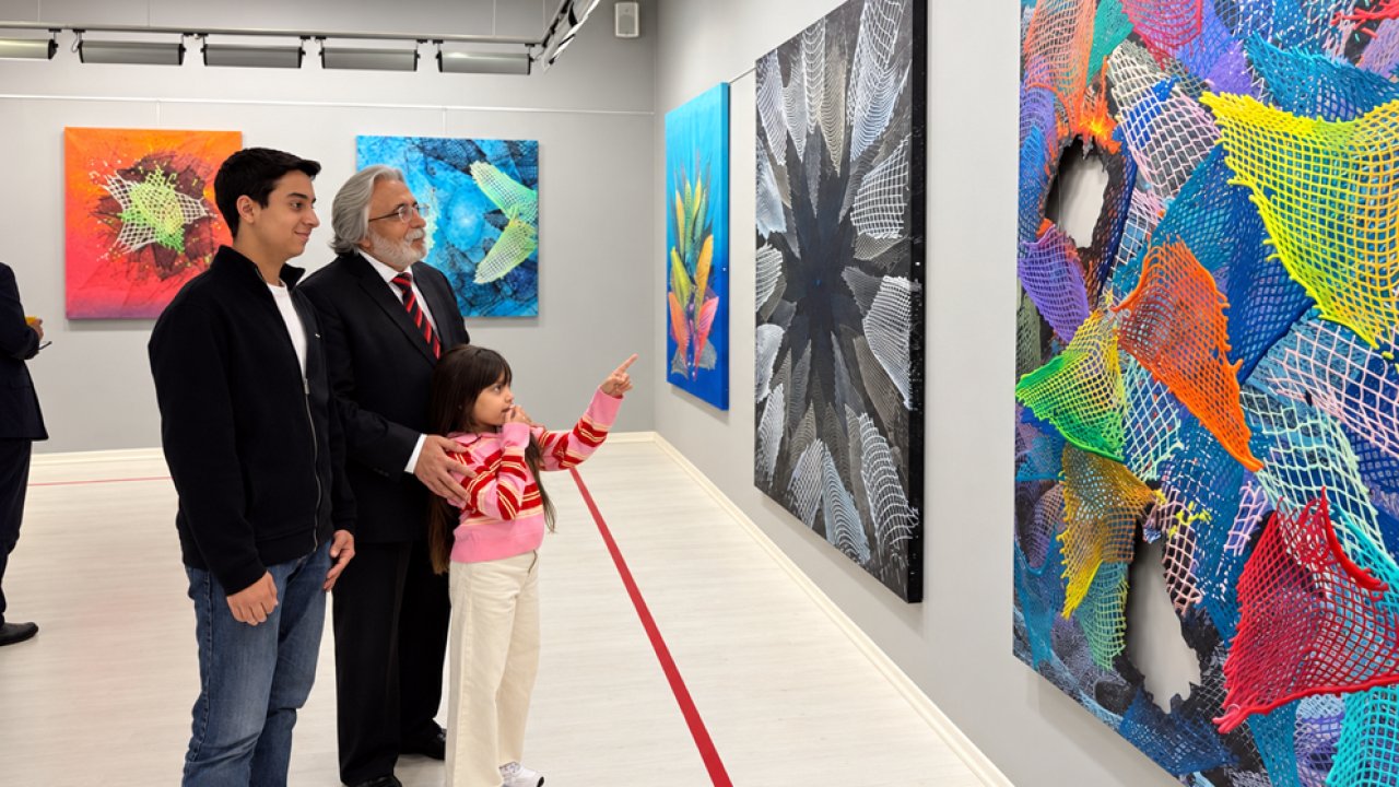 SANKO Sanat Galerisinde “Sonsuzluk Ağları” Temalı Resim Sergisi