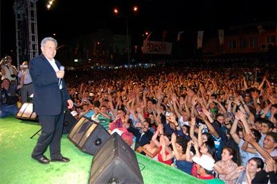 Zülfü Livaneli Eşmelileri coşturdu