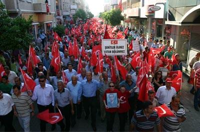 Adanada teröre lanet yürüyüşü