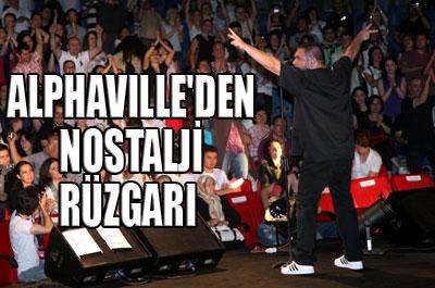 Alphavilleden nostalji rüzgarı