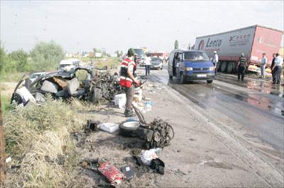 Aksarayda trafik kazası: 2 ölü