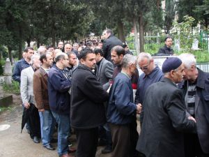 Mustafa Er Babasını Son Yolculuğuna Uğurladı