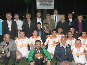 Şehitler futbol turnuvası sonuçlandı