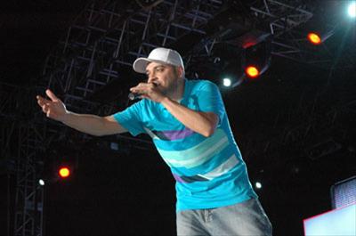 Vuvuzela yerine kemençe çalın