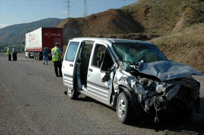 Düğün yolunda kaza: 7 yaralı