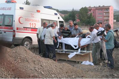 8 terörist defnedildi