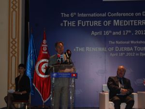 Bakan Günay, Tunustaki Akdeniz Turizminin Geleceği Konulu Konferansta Konuştu