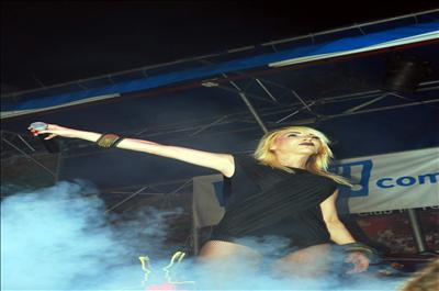 Hande Yener coşturdu