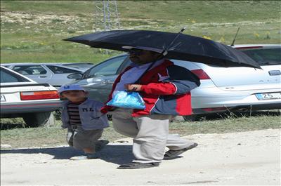 Sıcaklık en çok yaşlı ve çocukları etkiliyor