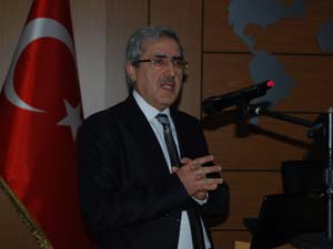 Prof. Dr. Niyazi Can Nasıl Bir Eğitim konulu seminerini verdi