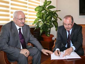 Vali Kocatepe Niğde Valisi’ni Ziyaret Etti