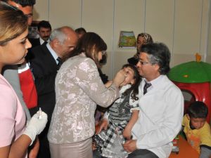 Bakan Şahin, Kilisteki Konteyner Kenti Ziyaret Etti