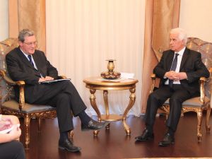 Kktc Cumhurbaşkanı Eroğlu, Bm Özel Danışmanı Downer İle Görüştü