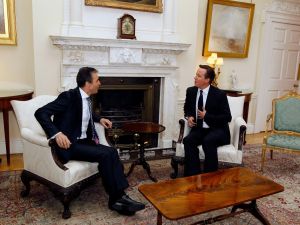 Rasmussen, Londrada İngiltere Başbakanı Cameron İle Görüştü