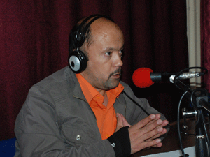 Halka, Üç Maymun Oynatıyorlar