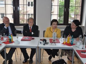 2012 Avicenna Hoşgörü Ödülü, İranlı Yazar Şirin Ebadiye Verilecek