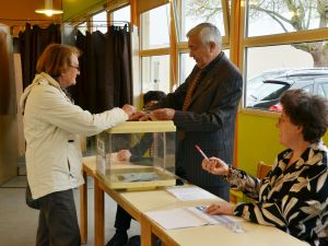 Fransa, Cumhurbaşkanlığı Seçimleri İkinci Turu İçin Sandık Başında