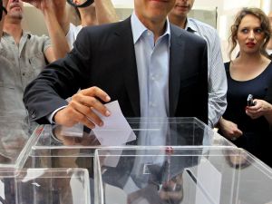 Sırbistan Cumhurbaşkanlığı Ve Genel Seçimler İçin Sandık Başına Gitti