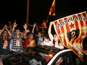 Galatasaraya Floryada Coşkulu Karşılama