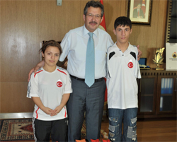 Milli Yüzücüler Başkanlık Makamında