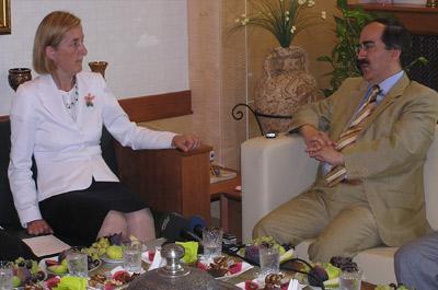 Bakan Kavaf Aydında 