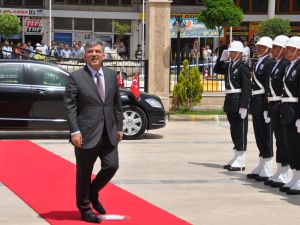 Cumhurbaşkanı Gül, Vali’yi Makamında Ziyaret Etti