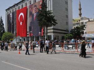 Cumhurbaşkanı Abdullah Gül, Şanlıurfa Belediye Başkanı Fakıbabayı Ziyaret Etti
