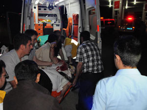 Otomobil Aydınlatma Direğine Çarptı: 1Ölü 3 Yaralı