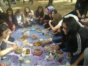 Nezihe Öksüz ASML Hemşireler Gününü Piknikte Kutladı