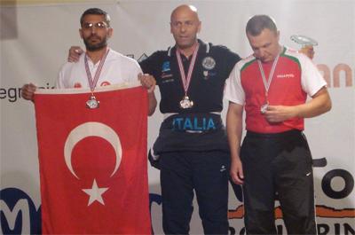 Milli sporcu sponsor arıyor 