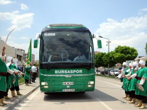 Bursaspor, Ankaraya Kılıç Kalkan İle Uğurlandı