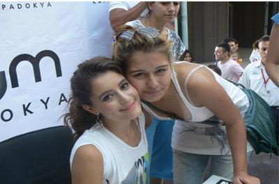 Atiye, Kapadokyada hayranlarıyla buluştu 