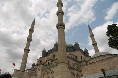 ‘Bir Cami Bir Şehir’ belgeseli ekranlarda