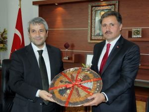 Bakan Ergün, Malatya Belediye Başkanı Çakır’ı Tebrik Etti