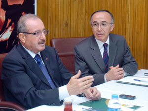 Orman yangınıyla mücadele için köylere su tankeri dağıtıldı