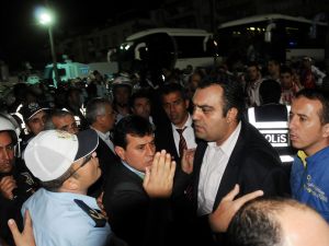 Adana Demirspor İle Balıkesirspor Arasında Oynanan Maçtan Sonra Olaylar Çıktı