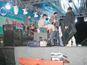 Mezuniyet Töreninde Emre Aydın’a Ses Sistemi Şoku