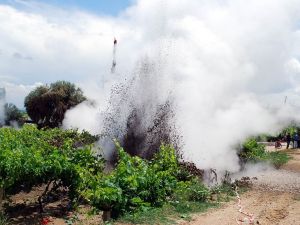 Alaşehirin Alkan Köyünde Jeotermal Patlamaları