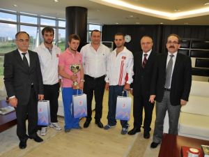 Omü Boks Takımı Türkiye İkincisi Oldu