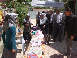 Kız Kuran kursu öğrencileri kermes düzenledi