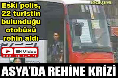 Eski polis turistleri rehin aldı