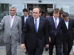 Ünal İlçeleri gezdi