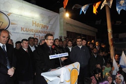 Mitingler tüm hızıyla devam ediyor